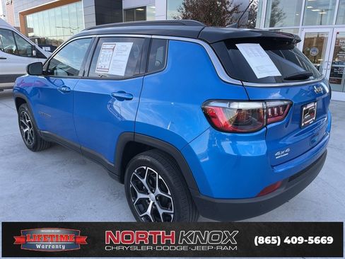 Used 2024 Jeep Compass Limited image 17