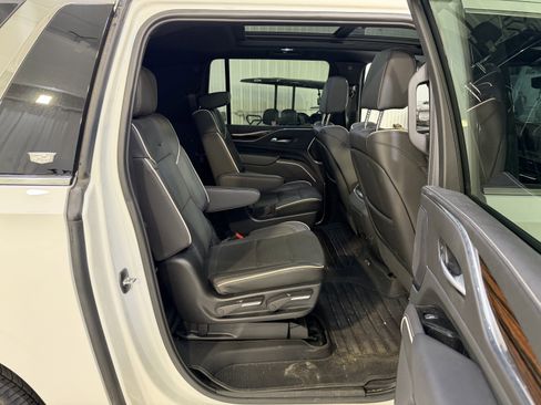 Used 2024 Cadillac Escalade ESV Premium Luxury w/ Performance Package image 14