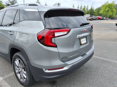 Certified 2024 GMC Terrain SLT w/ Infotainment Package II AWD/4WD image 13