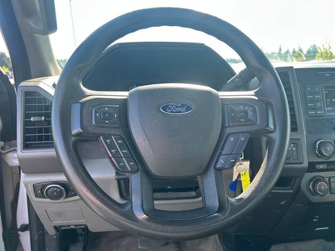 Used 2017 Ford F250 XL w/ Power Equipment Group AWD/4WD image 19