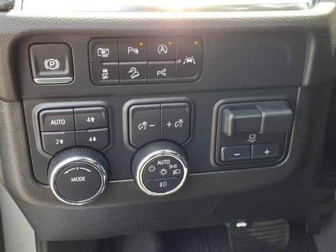 Used 2025 Chevrolet Tahoe RST w/ Sun And Tow Package AWD/4WD image 18