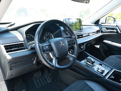 Used 2024 Mitsubishi Outlander SE FWD image 24