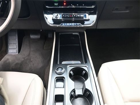 Used 2024 Lincoln Corsair FWD image 13