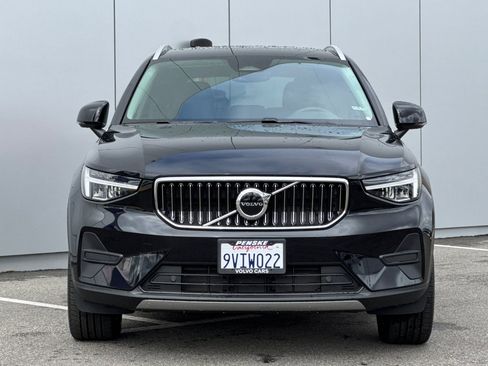 Used 2025 Volvo XC40 B5 Core w/ Protection Package Premier image 8