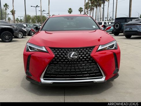 Used 2021 Lexus UX 200 w/ Accessory Package (Z1) FWD image 10