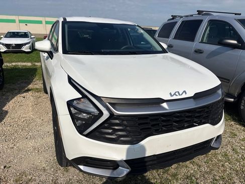 Certified 2023 Kia Sportage LX AWD/4WD image 2