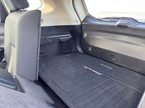 Used 2020 Nissan Rogue S w/ Special Edition Package image 34