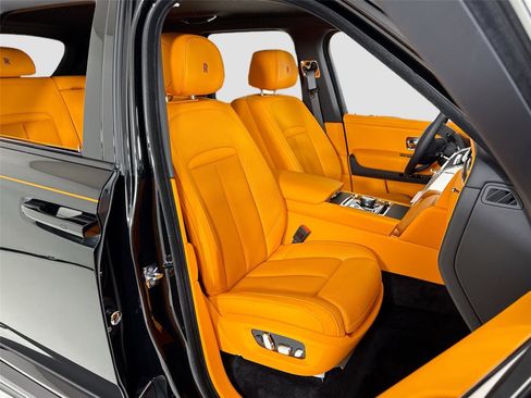 Used 2026 Rolls-Royce Cullinan image 38