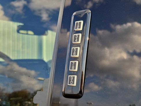 Used 2023 Ford F150 XLT w/ Equipment Group 302A High image 15