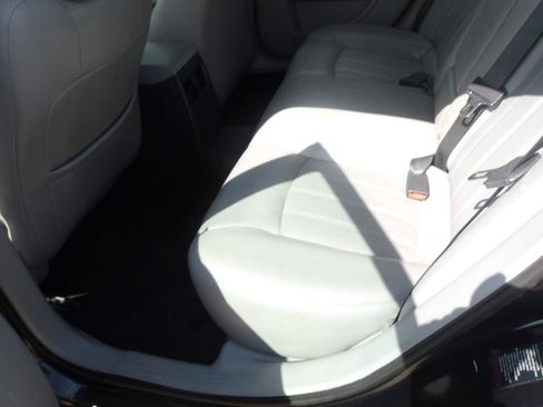 Used 2006 Chrysler 300 C w/ Protection Group II RWD image 16