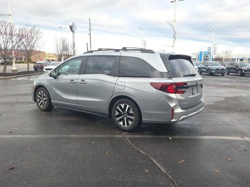Used 2025 Honda Odyssey EX-L image 3