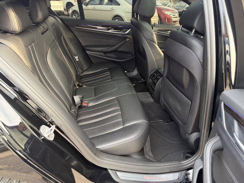 Used 2018 BMW 530i xDrive image 24