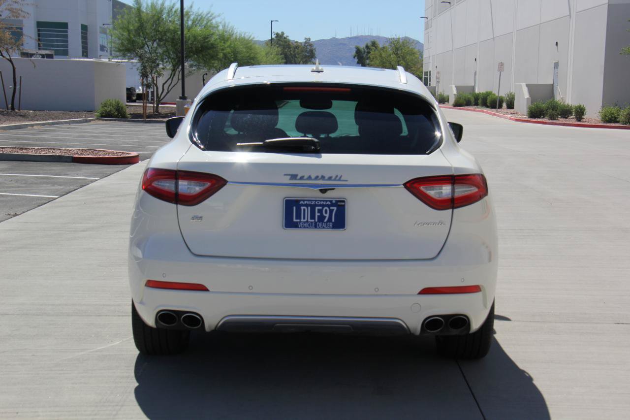 Used 2018 Maserati Levante GranLusso AWD/4WD image 6