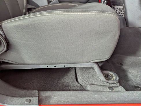 Used 2016 Jeep Wrangler Unlimited Sahara image 33