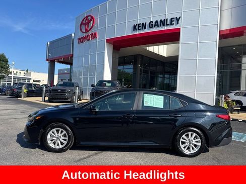 Used 2025 Toyota Camry LE FWD image 5