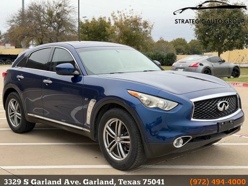 Used 2017 INFINITI QX70 3.7 image 3