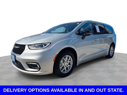 Used 2024 Chrysler Pacifica Touring-L