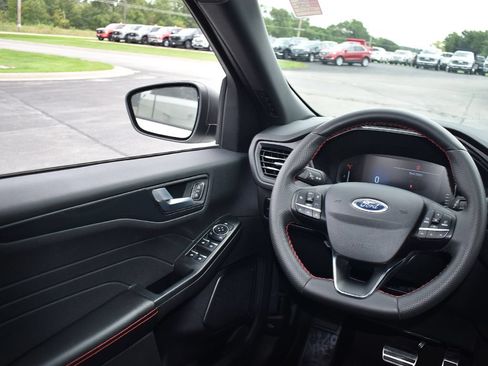Used 2024 Ford Escape ST-Line w/ Tech Pack #1 AWD/4WD image 18