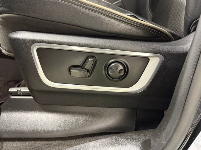 Used 2022 RAM 1500 Laramie AWD/4WD image 12
