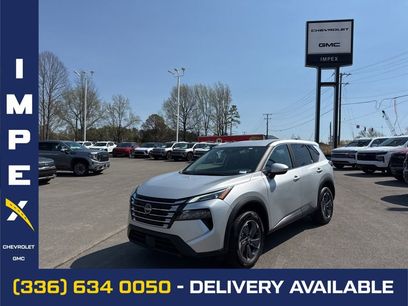Used 2025 Nissan Rogue SV
