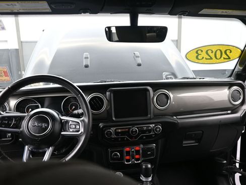 Used 2023 Jeep Gladiator Overland image 13