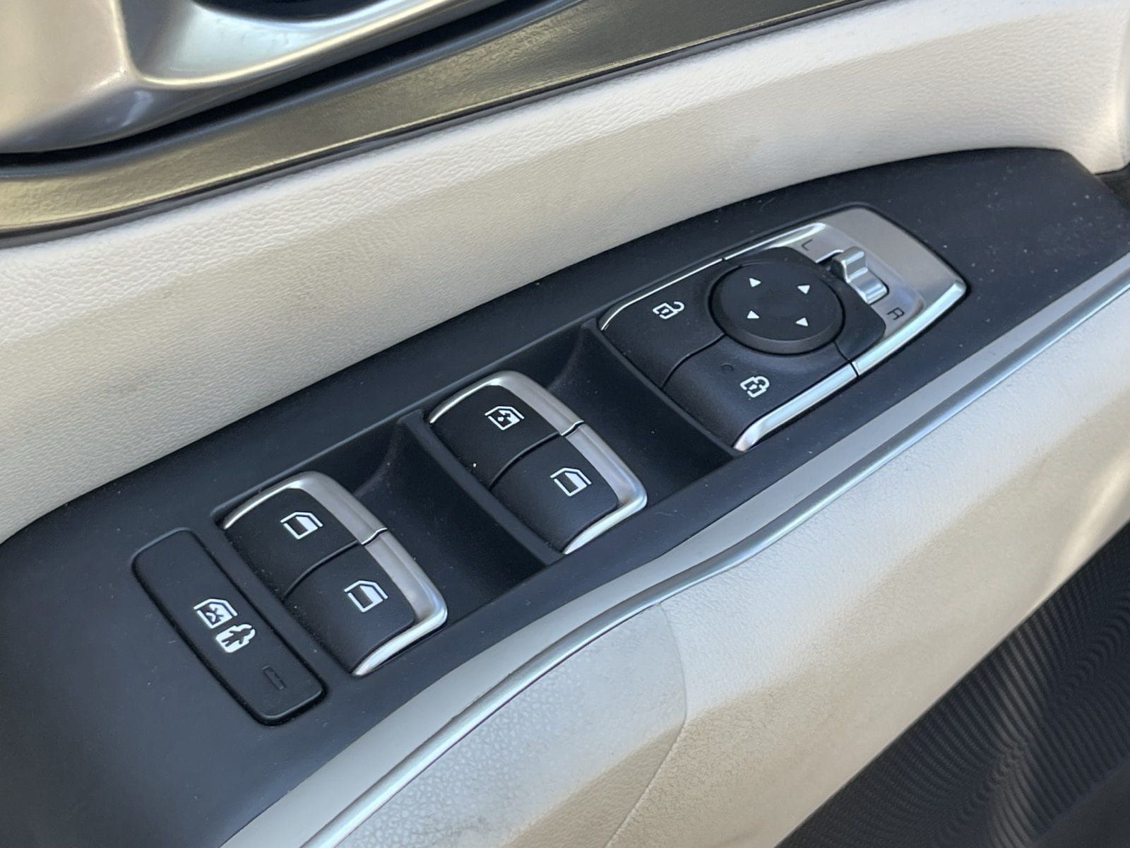 Used 2021 Kia Sorento S AWD/4WD image 12