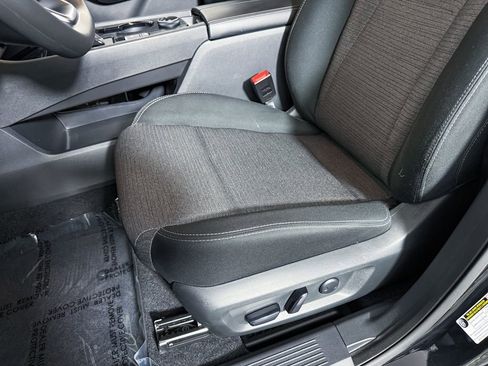 Certified 2022 Nissan Rogue SV image 26