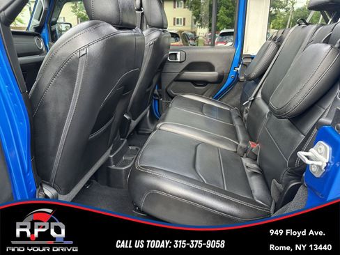 Used 2021 Jeep Wrangler Unlimited Sahara w/ Cold Weather Group AWD/4WD image 28
