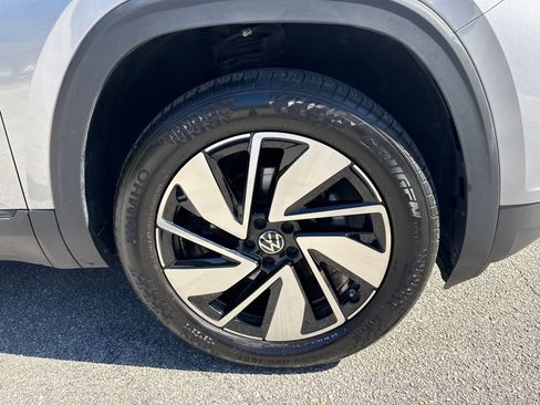 Used 2025 Volkswagen Atlas SE FWD image 12