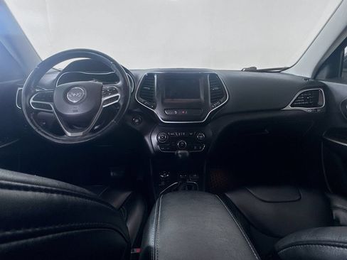Used 2019 Jeep Cherokee Latitude Plus w/ Cold Weather Group AWD/4WD image 13