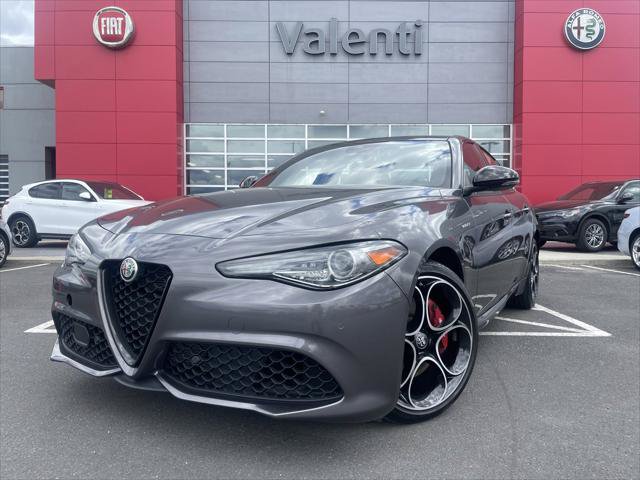 Certified 2022 Alfa Romeo Giulia Veloce AWD/4WD image 1