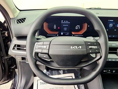 Used 2025 Kia K4 FWD image 13