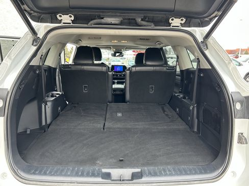 Certified 2023 Toyota Highlander XLE image 18