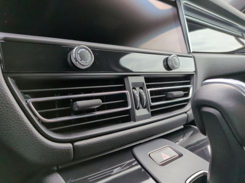 Used 2024 Porsche Macan image 18