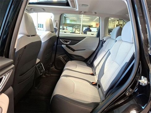 Used 2019 Subaru Forester Premium image 9