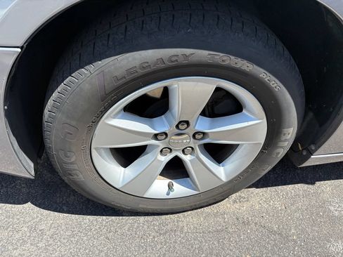 Used 2011 Dodge Charger SE RWD image 7