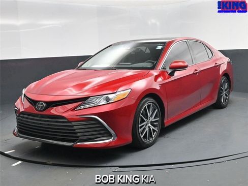 Used 2023 Toyota Camry XLE w/ Navigation Package image 1