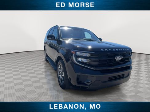 Certified 2025 Ford Expedition Active AWD/4WD image 3