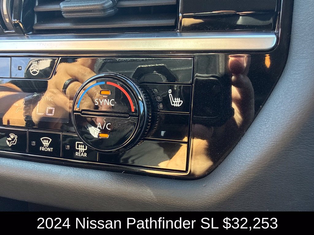 Used 2024 Nissan Pathfinder SL AWD/4WD image 35