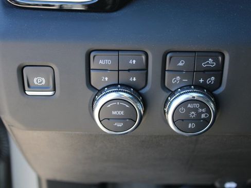 Used 2024 GMC Sierra 2500 Denali w/ Denali Reserve Package image 12