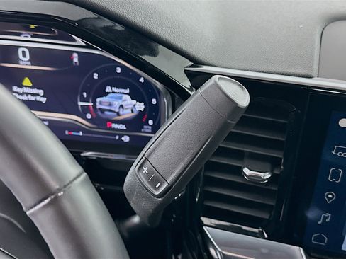 Used 2024 GMC Sierra 1500 Elevation image 24