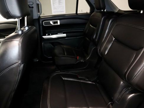 Used 2023 Ford Explorer XLT w/ Equipment Group 202A AWD/4WD image 23
