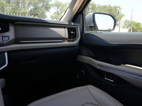 Used 2024 Ford Expedition Max Limited RWD image 8
