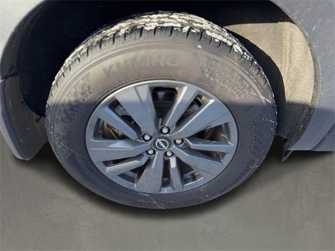 Used 2024 Nissan Pathfinder S image 9