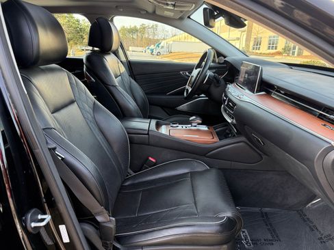 Used 2020 Kia K900 Luxury image 36
