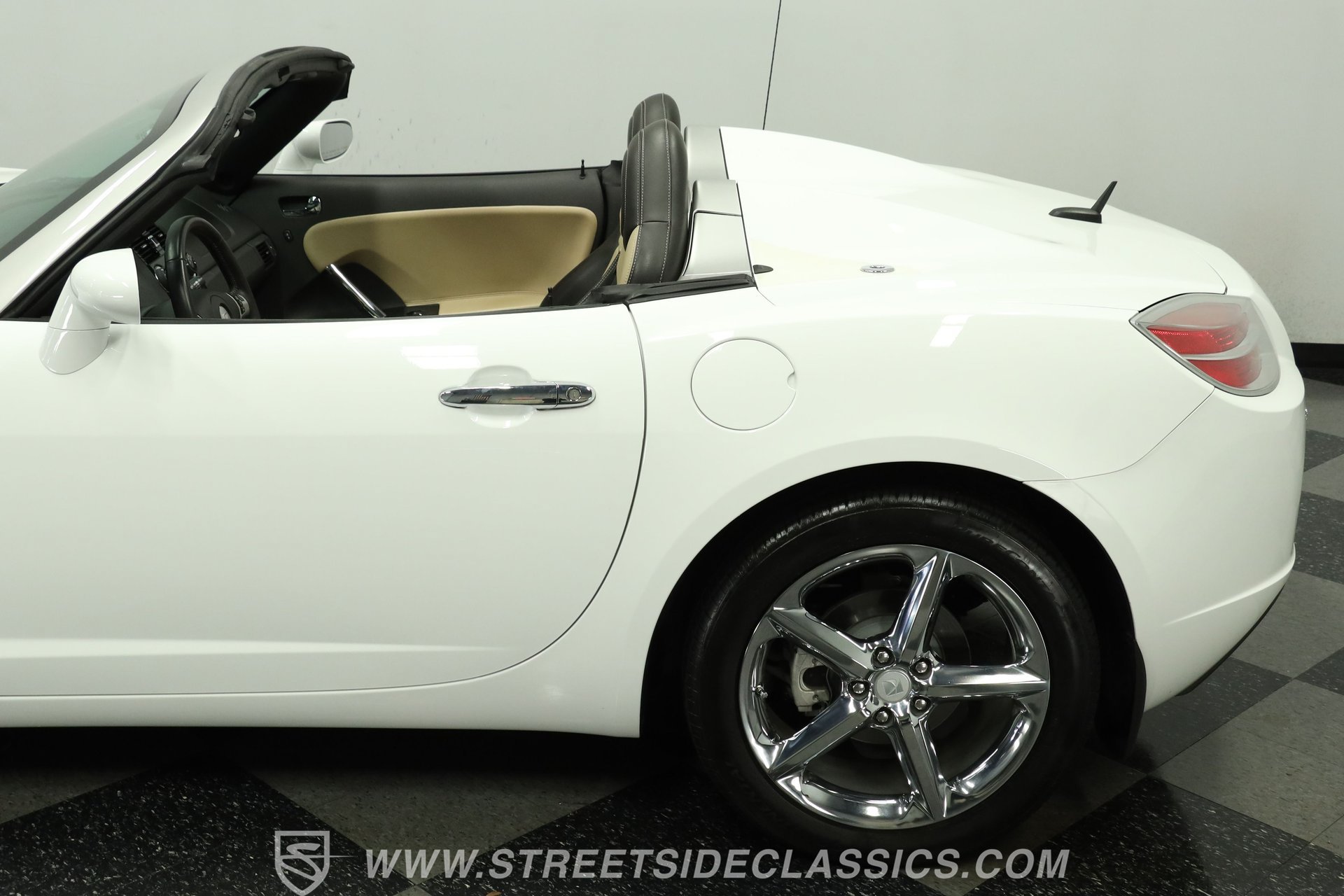 Used 2009 Saturn Sky Red Line RWD image 24