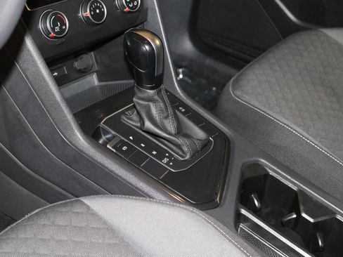 Used 2021 Volkswagen Tiguan S image 42