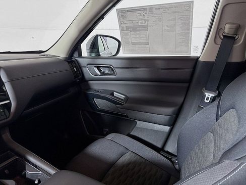 New 2025 Nissan Pathfinder SV w/ Black Appearance Package image 23