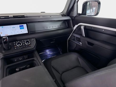 Used 2024 Land Rover Defender 110 X-Dynamic SE image 27