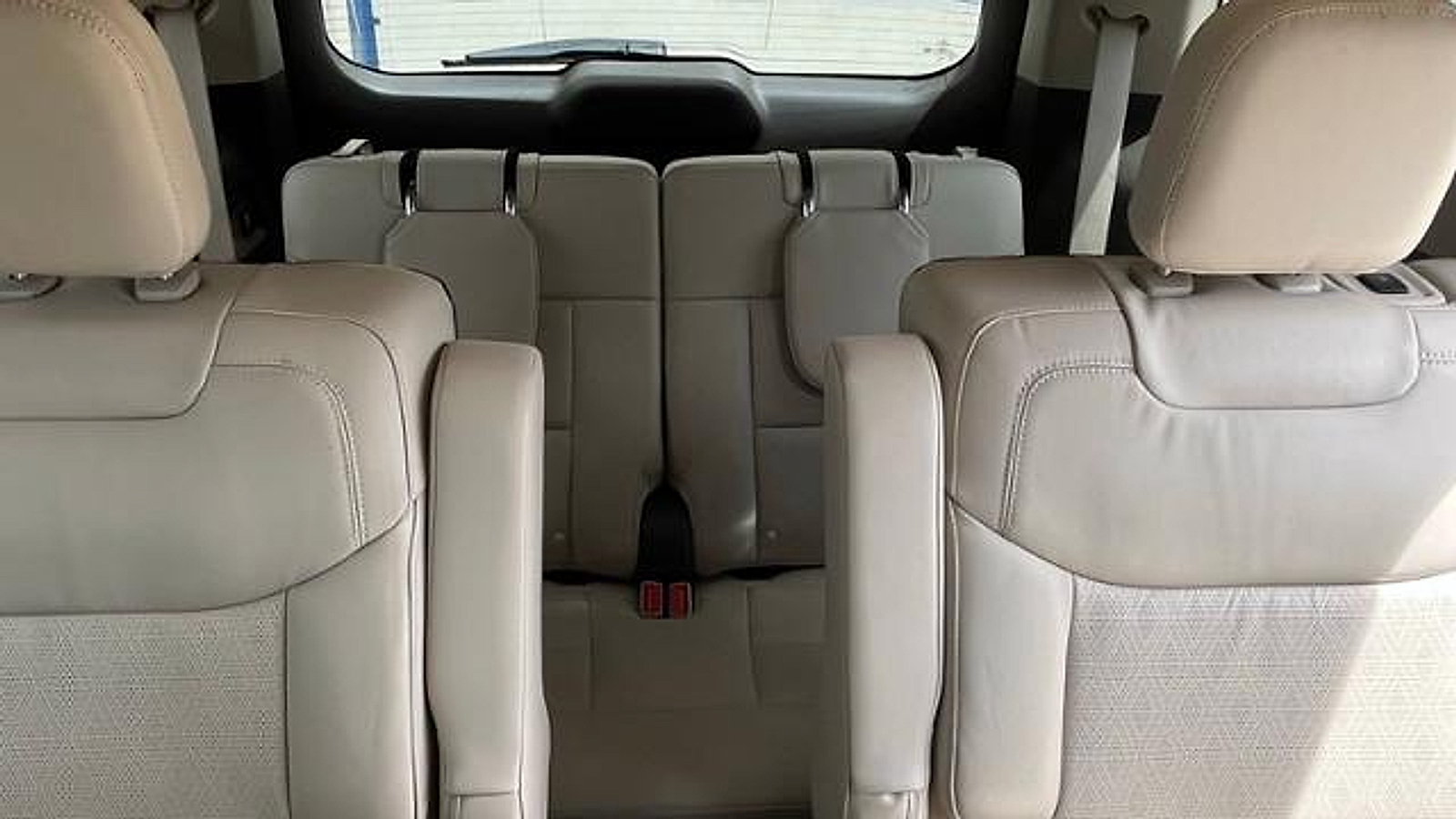 Used 2023 Ford Explorer Platinum w/ Technology Package AWD/4WD image 25